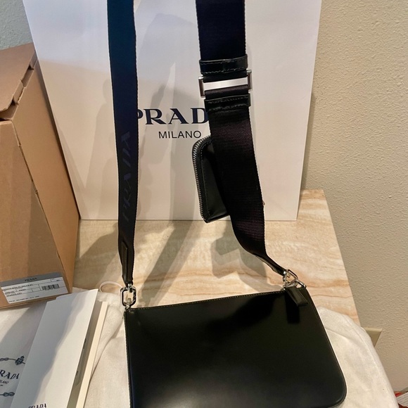 Brand New! AUTHENTIC Prada Brushed Calfskin Re-edition Crossbody with coin pouch - Picture 5 of 13